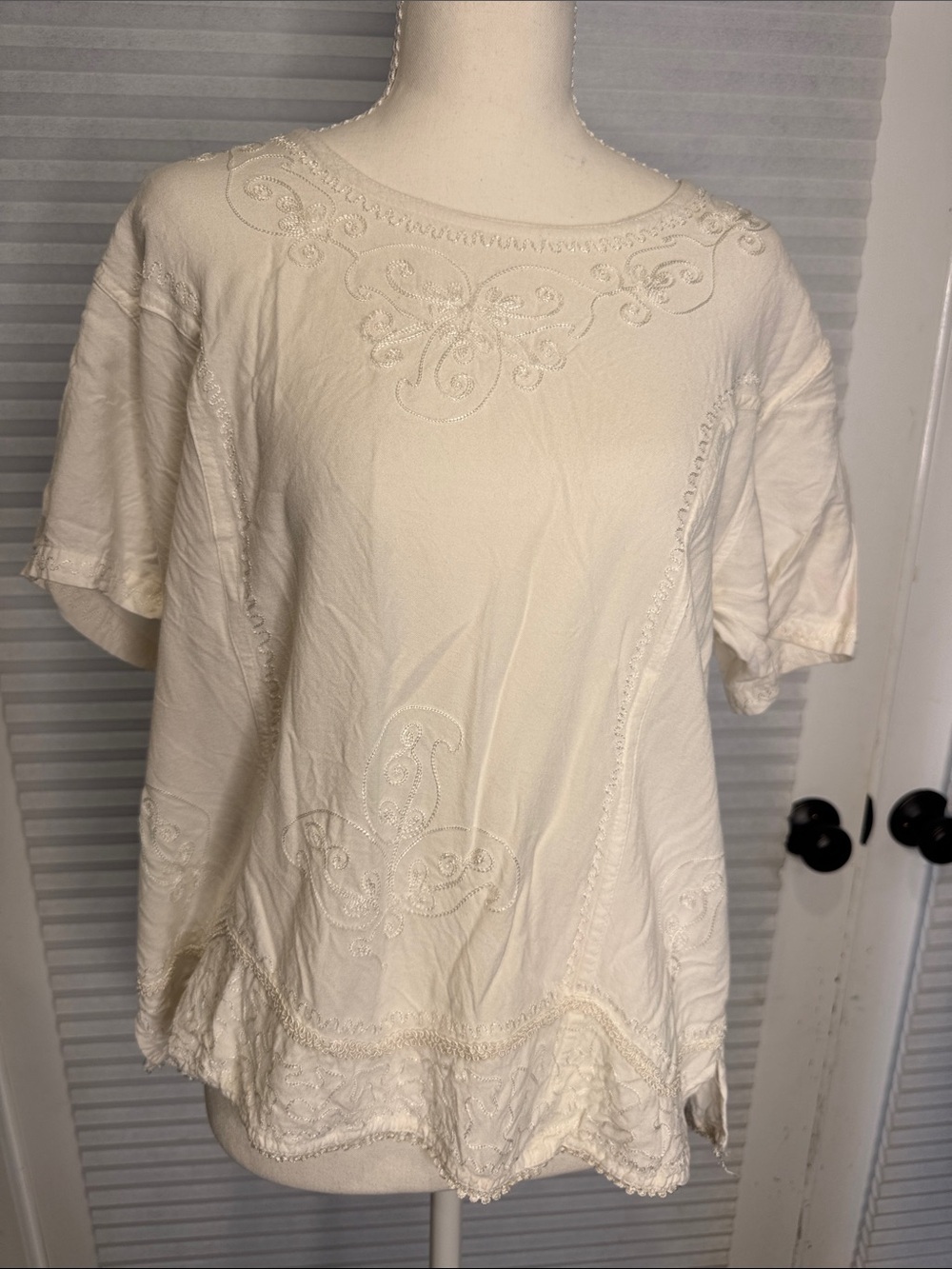 Vintage Devi Women’s Cream Embroidered Short Sleeve Top 1244